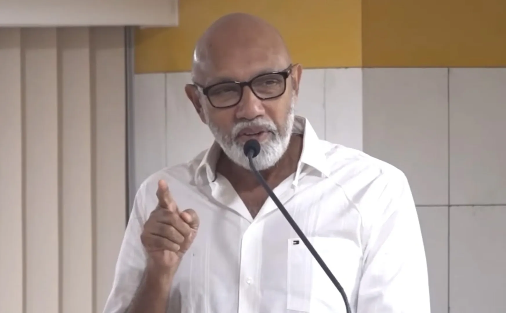 sathyaraj speech in manivannan book release function 